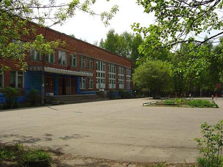 Крыльцо школы 174 Нижний Новгород.jpg